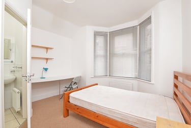 6 bed house, Elton road, Mount pleasant, Exeter, EX47AT - Image 1